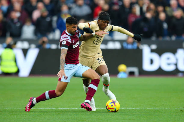 她在门前的 她在门前的