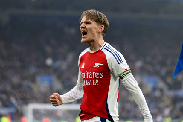 穆西亚拉：下半场我们的战术和心态都有变化；次回合继续努力.